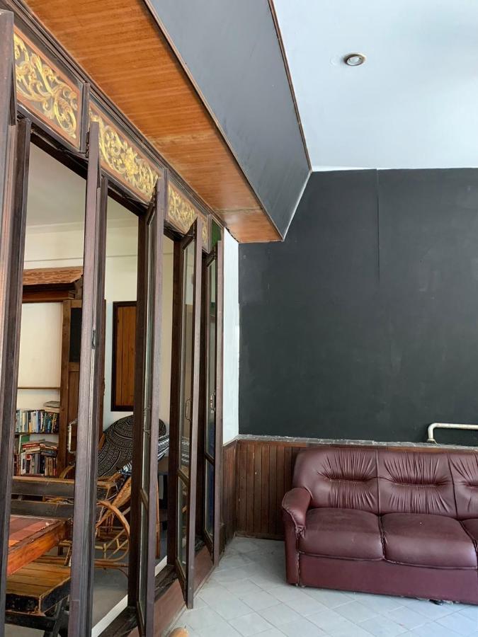 Revolution Hostel Chiang Mai Exterior foto
