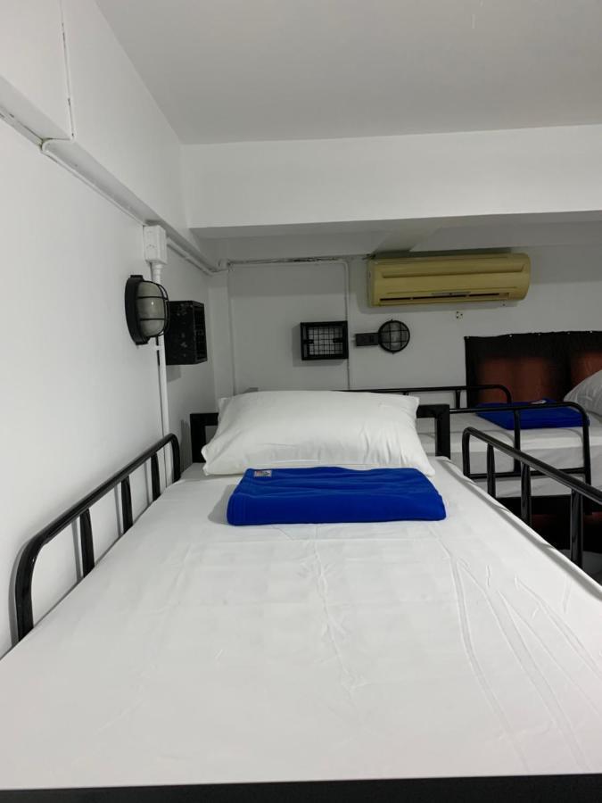 Revolution Hostel Chiang Mai Exterior foto